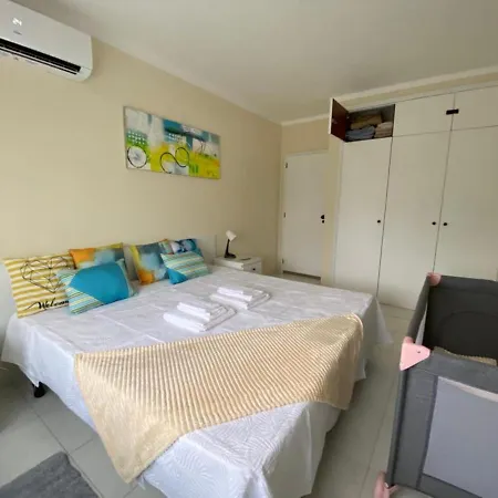 Da Rocha Center Flat With Balcony Портиман